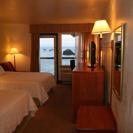 Oceanfront Lodge Кресънт Сити Екстериор снимка