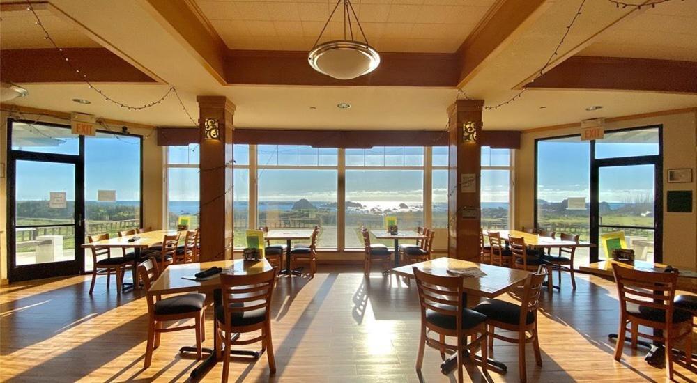 Oceanfront Lodge Кресънт Сити Екстериор снимка