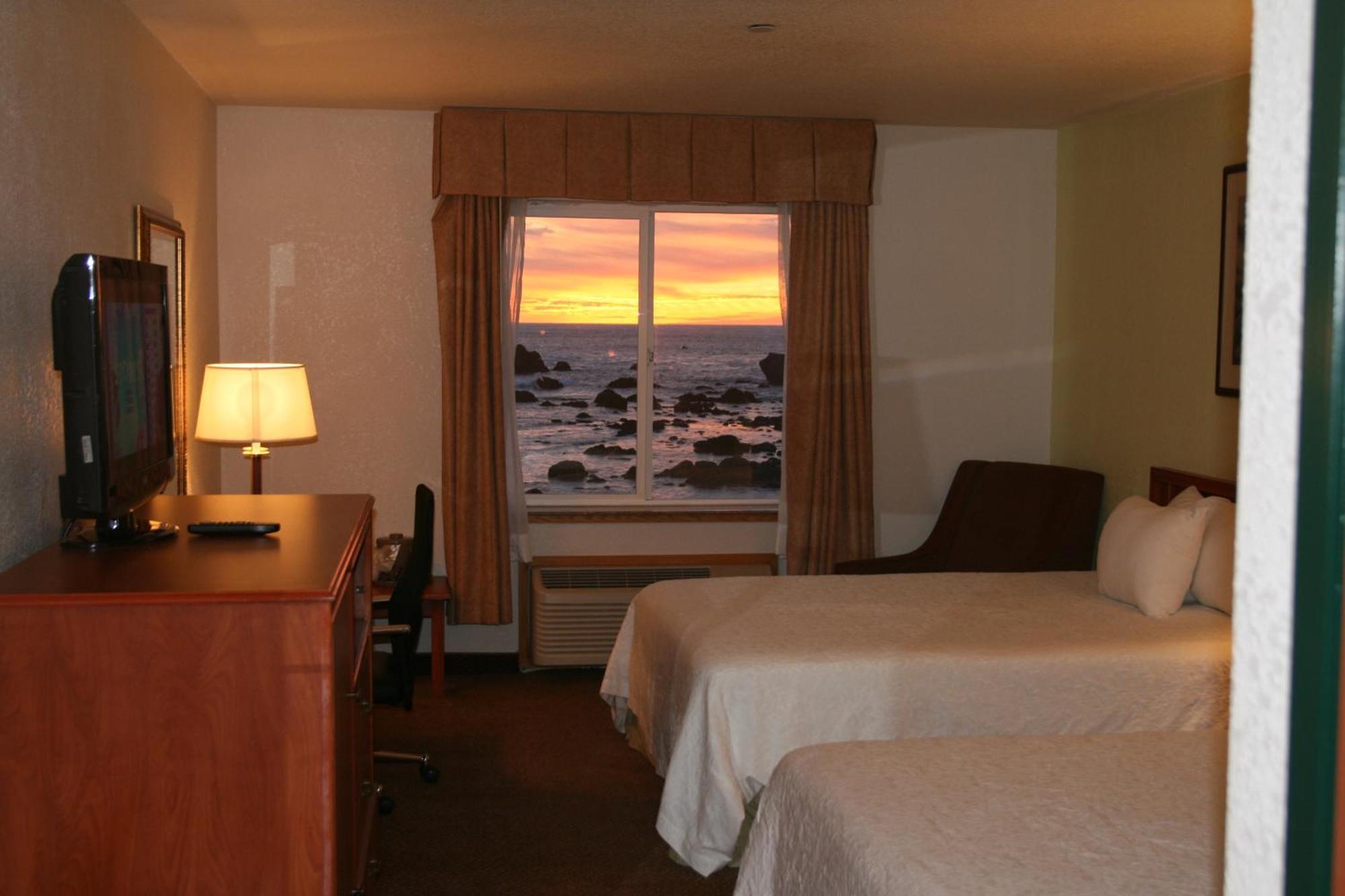 Oceanfront Lodge Кресънт Сити Екстериор снимка