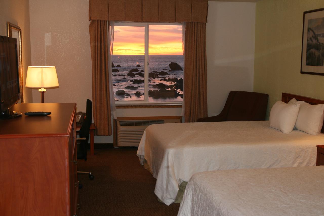 Oceanfront Lodge Кресънт Сити Екстериор снимка