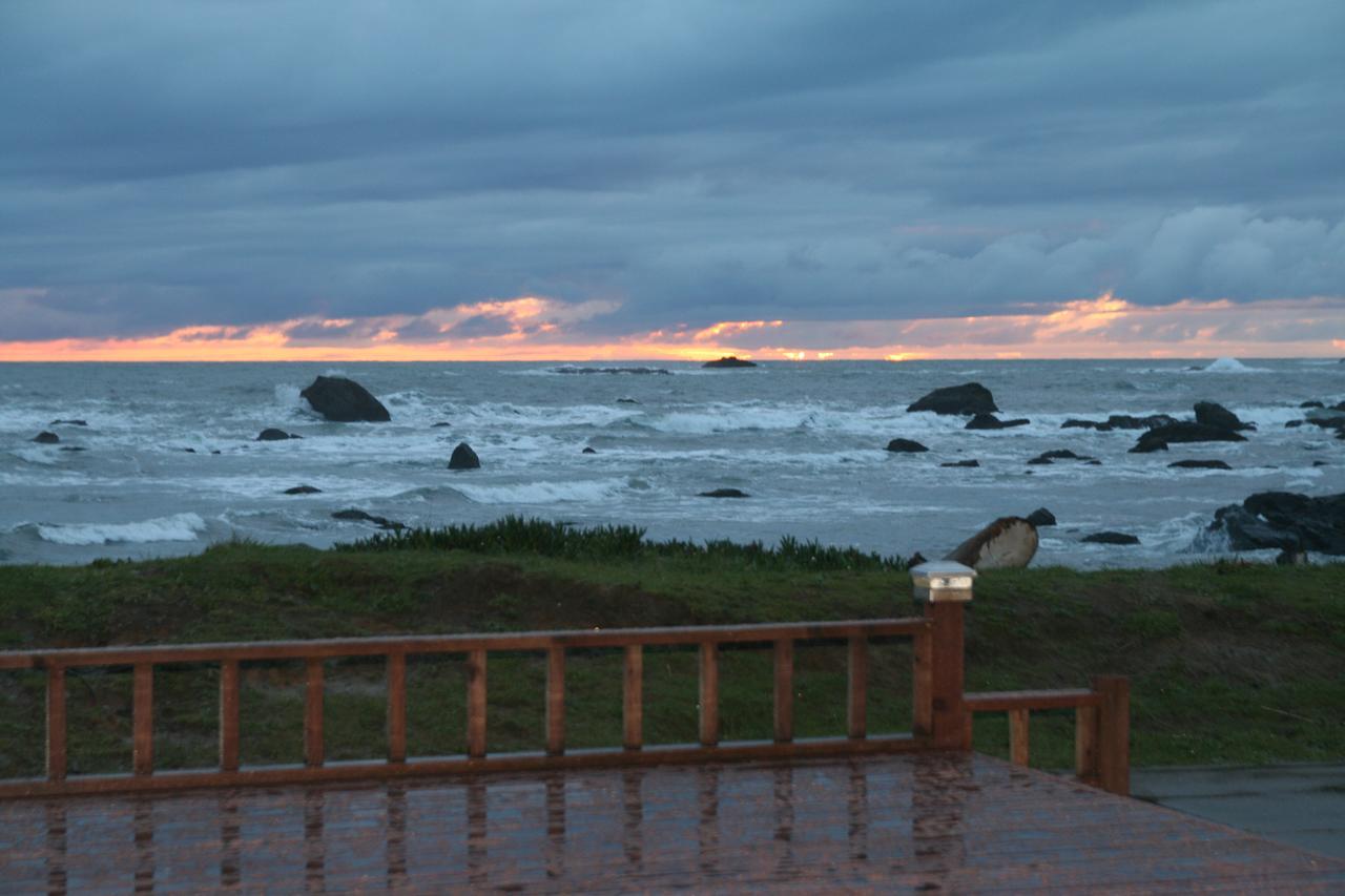 Oceanfront Lodge Кресънт Сити Екстериор снимка