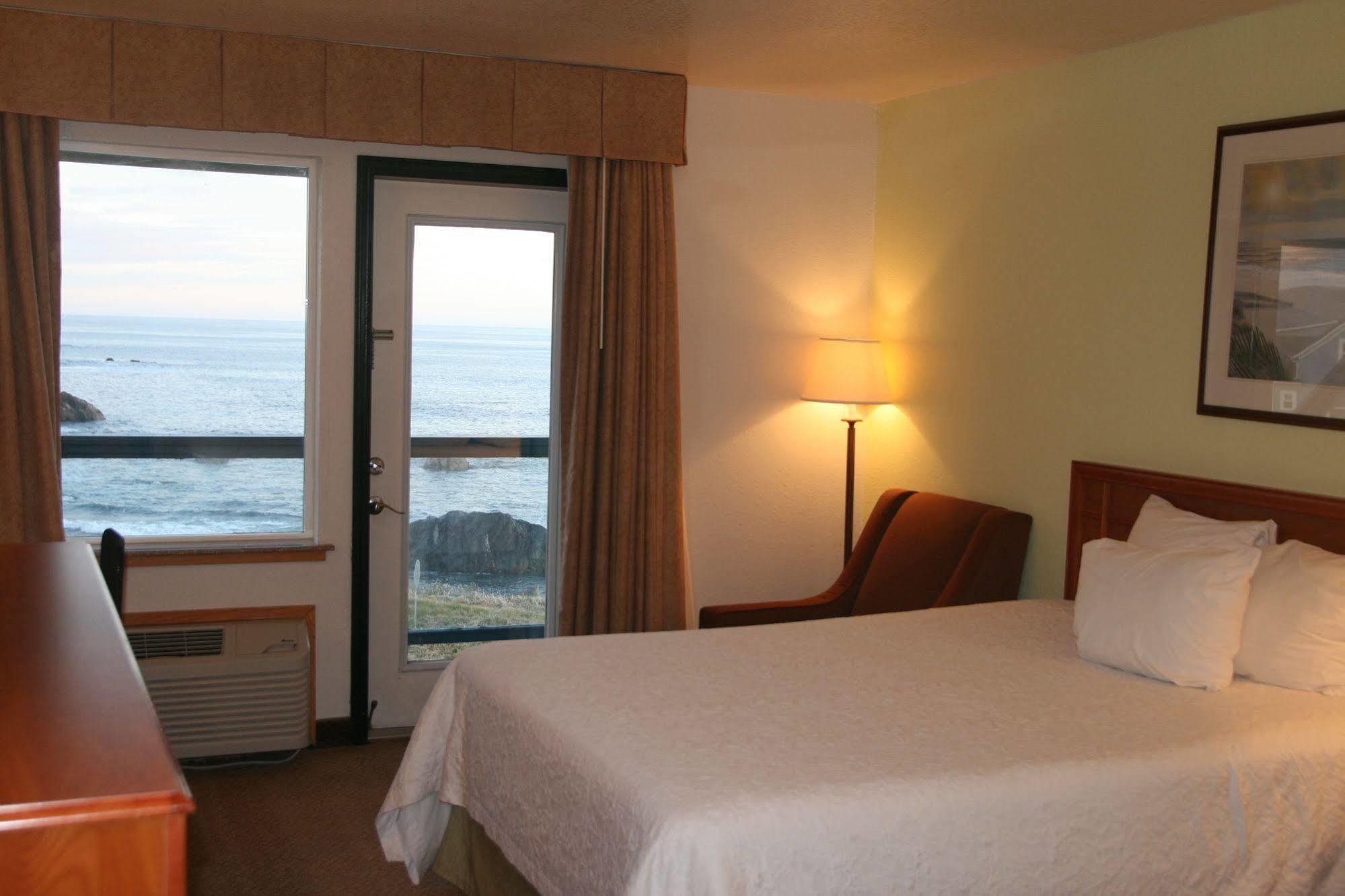 Oceanfront Lodge Кресънт Сити Екстериор снимка
