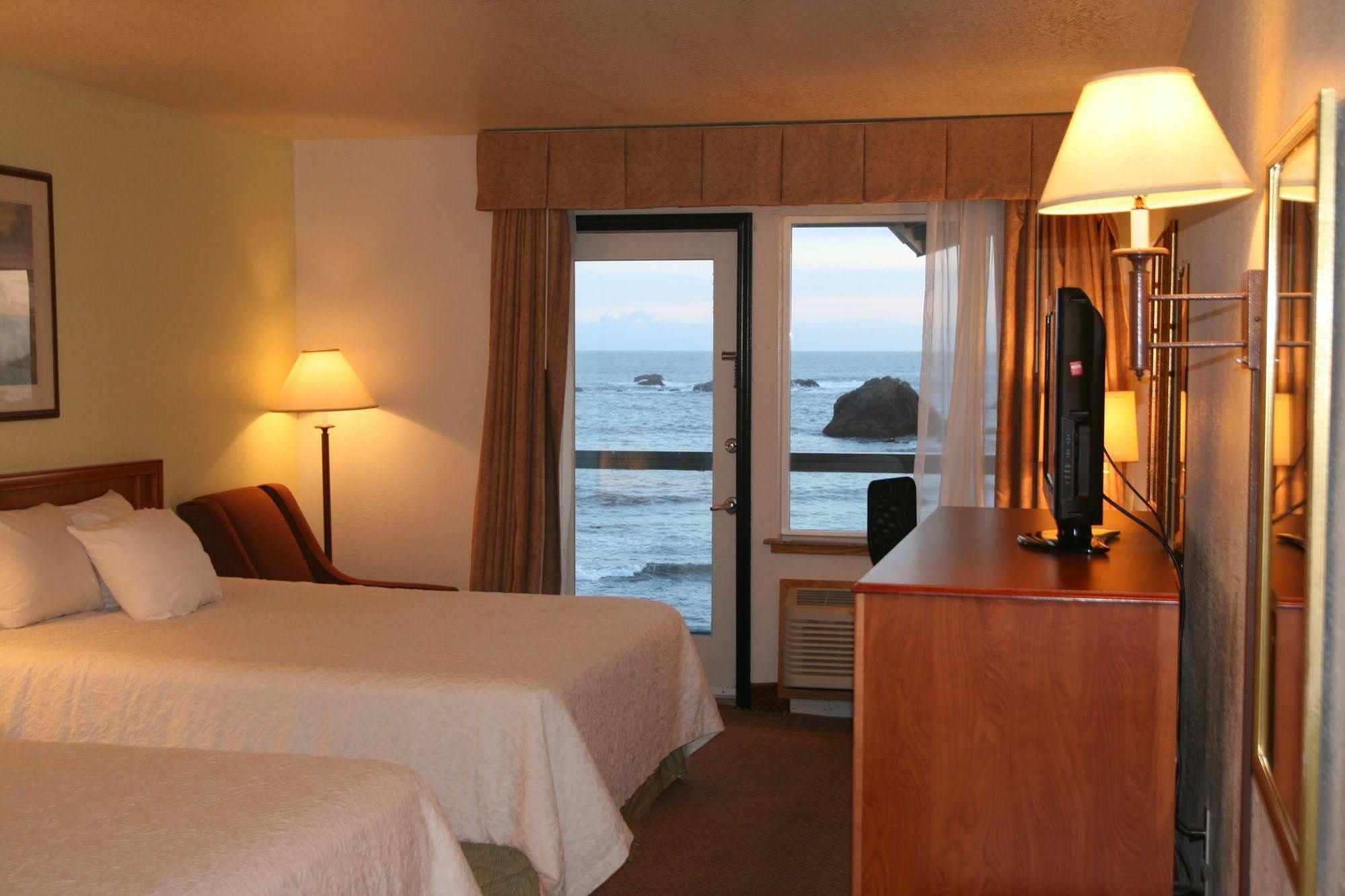 Oceanfront Lodge Кресънт Сити Екстериор снимка